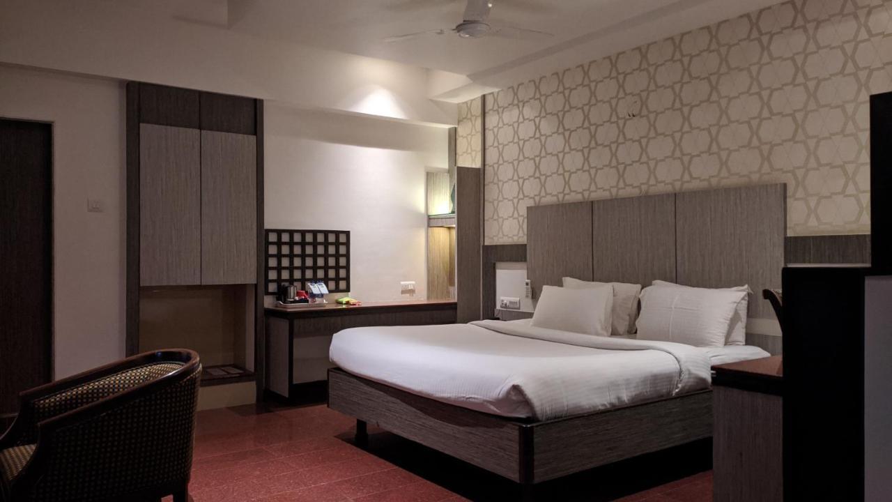 होटल Sankam Residency 3*